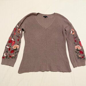 American Eagle Floral Embroidered V Neck Sweater Womens Size Medium